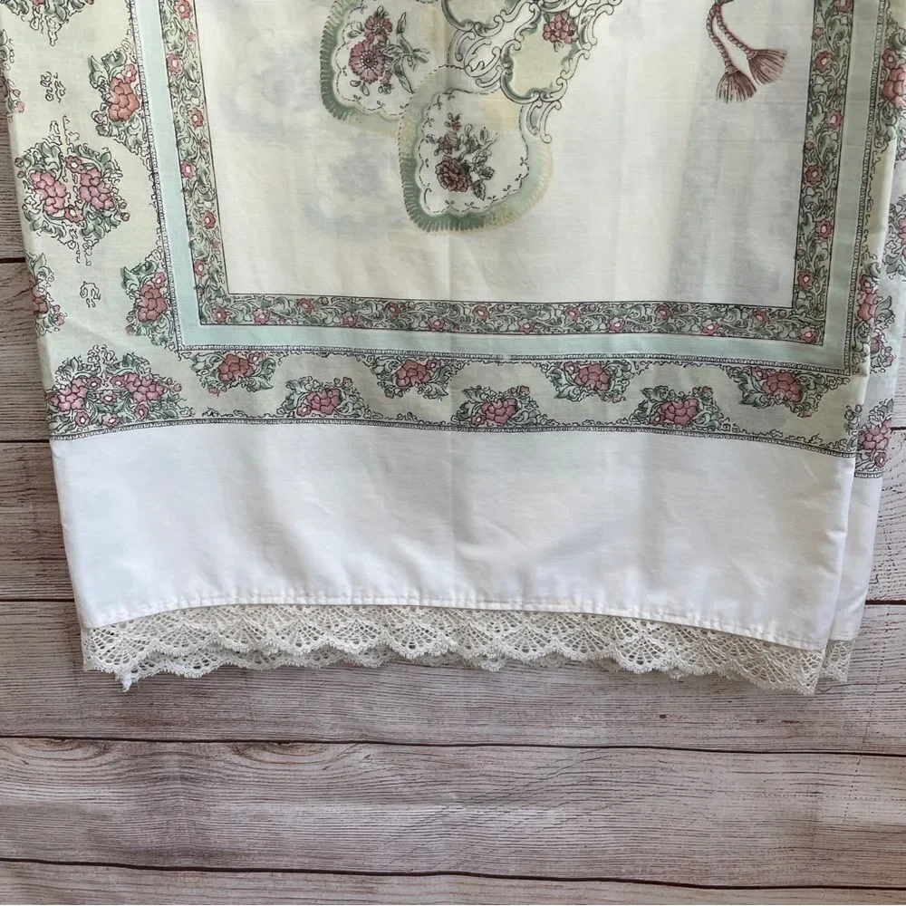 VINTAGE‎ LOUIS NICHOLE FLAT SHEET AND 3 PILLOWCASES